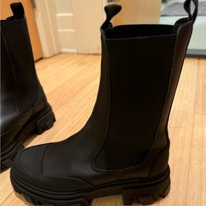 Brand new Ganni black chelsea boots size 37